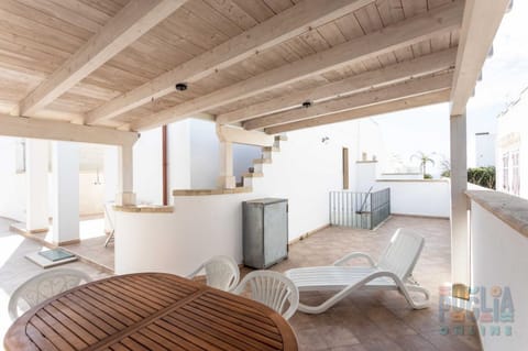 Garden, Living room, Seating area, Dining area