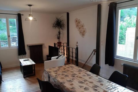 La Petite Maison Dans la Vallée House in Bourgogne-Franche-Comté