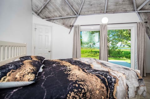 ROOM 04 - Lake Sumner Apartment in Groveland