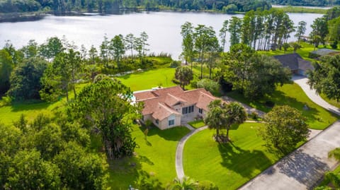 SWISS 101 - Lake Olsen House in Groveland