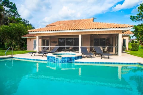 SWISS 101 - Lake Olsen House in Groveland