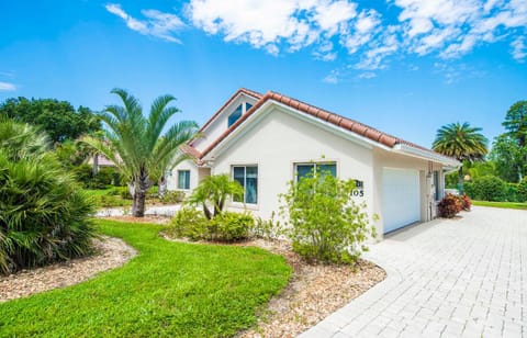 SWISS 105 - Lake Olsen House in Groveland