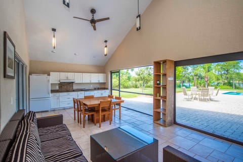 SWISS 105 - Lake Olsen House in Groveland