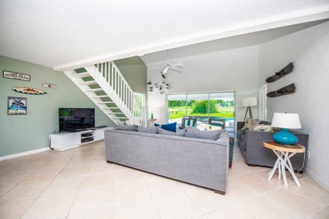 SWISS 31 - Golf Course House in Groveland