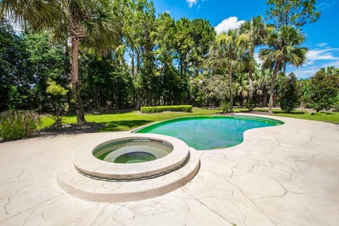 SWISS 41 - Golf Course House in Groveland