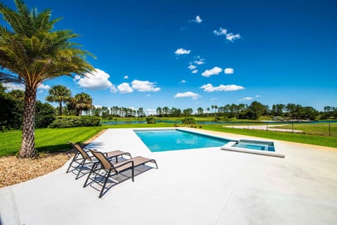 SWISS 56 - Lake Denise House in Florida