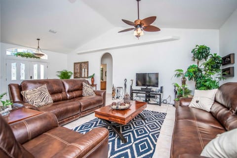 SWISS 56 - Lake Denise House in Florida