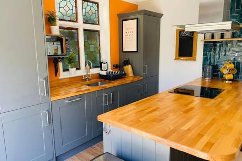 Luxury Apartment-Golden Triangle, Parking & Garden Apartment in Norwich