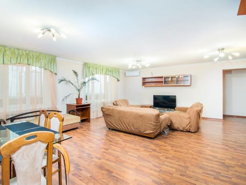 Living room, Photo of the whole room, Seating area, locker, locker