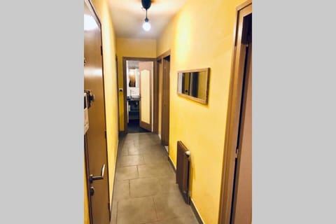 F3 - NEUF - 4/6 p - lits King size - Wifi - Cour Apartment in Auvergne-Rhône-Alpes