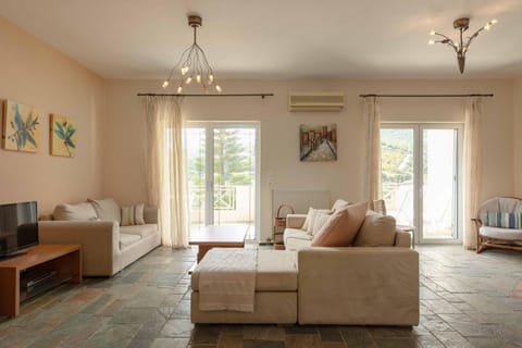 TV and multimedia, View (from property/room), Living room, Seating area
