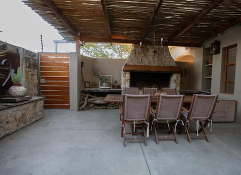 Theebos Apartment in Cape Town