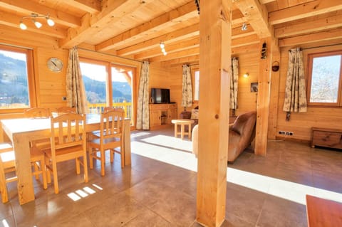 Résidence Le Champ De La Caille - Charmant chalet typique avec de superbes vues montagnes MAE-3254 Chalet in Notre-Dame-de-Bellecombe