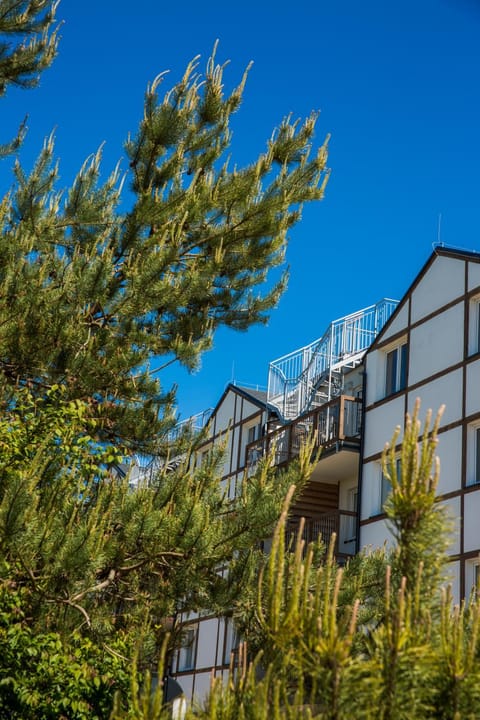 Property building, Quiet street view