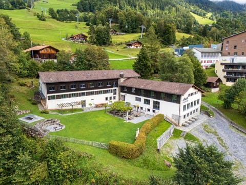 Property building, Spring, Day, Natural landscape, Bird's eye view, Garden, Mountain view