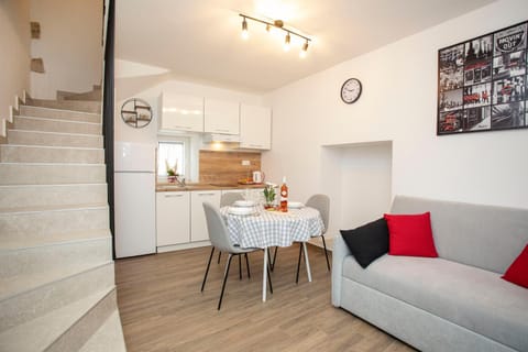 Living room, Dining area