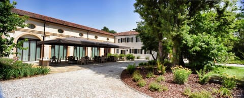 Property building, Garden view