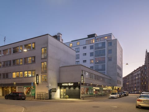Facade/entrance
