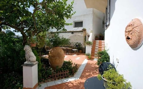 Facade/entrance, Facade/entrance, Garden, Balcony/Terrace