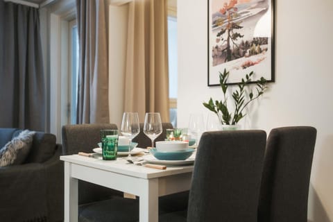 Seating area, Dining area