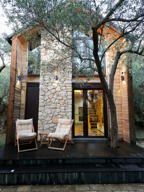 Property building, Garden view