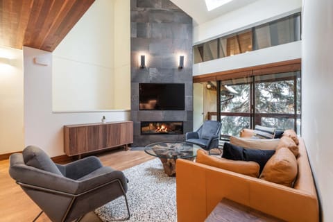 TV and multimedia, Living room, Seating area, flat iron