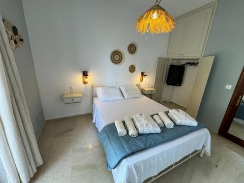 The 3 Little Pigs apartments Bed and Breakfast in Corfu, Greece
