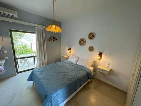 The 3 Little Pigs apartments Bed and Breakfast in Corfu, Greece