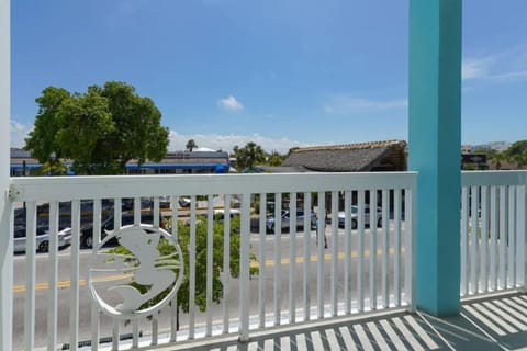 Siesta Cool: Only Minutes Walk to Siesta Beach! Apartment in Siesta Beach
