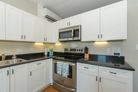 Siesta Cool: Only Minutes Walk to Siesta Beach! Apartment in Siesta Beach