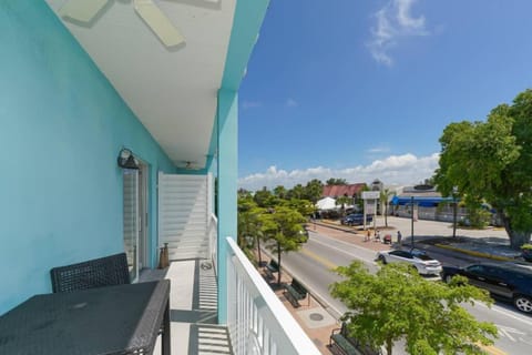 Siesta Cool: Only Minutes Walk to Siesta Beach! Apartment in Siesta Beach