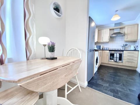 100 Thornhill Drive, Elgin Apartment in Elgin