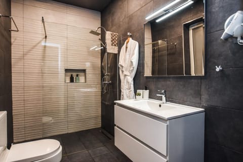 Cosy Albert's Seaside Suites (Sliema) Bed and Breakfast in Sliema