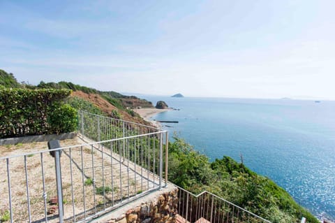Nearby landmark, Day, Natural landscape, Mountain view, Sea view