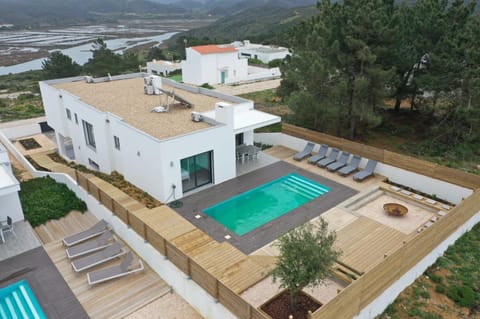 Property building, Garden, Swimming pool