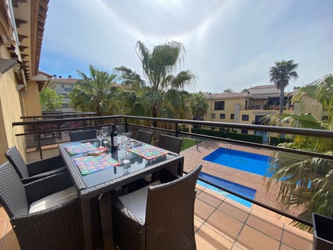 Off site, Balcony/Terrace, Balcony/Terrace, Swimming pool