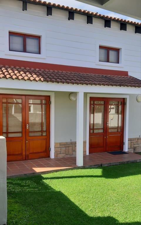 Facade/entrance, Garden