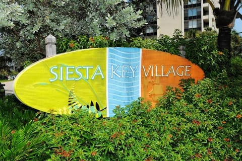 Siesta Key Village-Suite #1: A Block to the Beach! Apartment in Siesta Beach