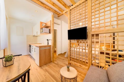 TV and multimedia, View (from property/room), Seating area, Dining area, Communal kitchen