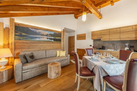 Chalet Mountain Plaza - Apt Homewood Apartment in Pinzolo