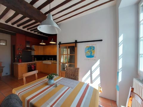 Dining area, kitchen