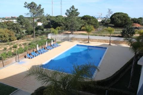 Day, Swimming pool, sunbed