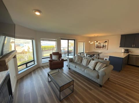 Lake Chelan Shores Shore Serenity 19-3 Apartment in Chelan (In Town)