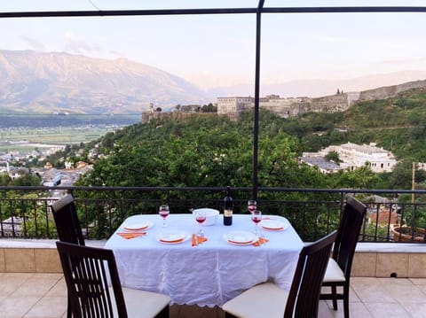 Balcony/Terrace, Seating area, On site, Mountain view