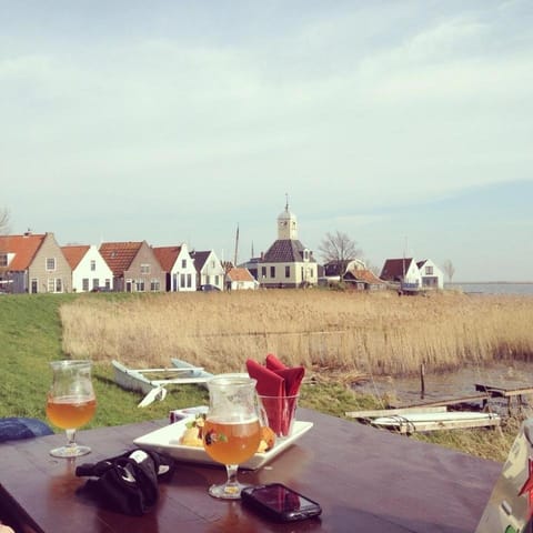 Day, Neighbourhood, Alcoholic drinks