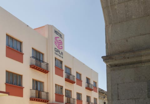 Property building, Property logo or sign, Logo/Certificate/Sign, Street view