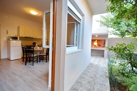 2BR Premium, Fireplace & Parking Zadar Apartment in Zadar