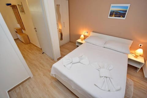 2BR Premium, Fireplace & Parking Zadar Apartment in Zadar