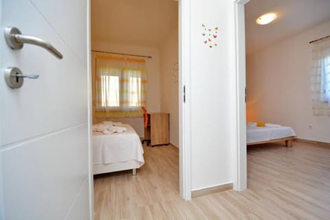 2BR Premium, Fireplace & Parking Zadar Apartment in Zadar