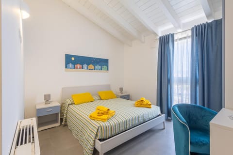 Bed, Bedroom, air conditioner